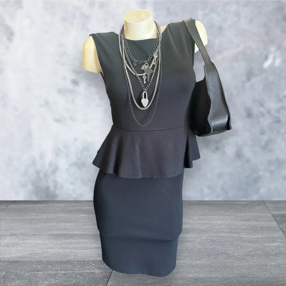 Alice + Olivia Dresses & Skirts - Alice and Olivia Black Mini Dress